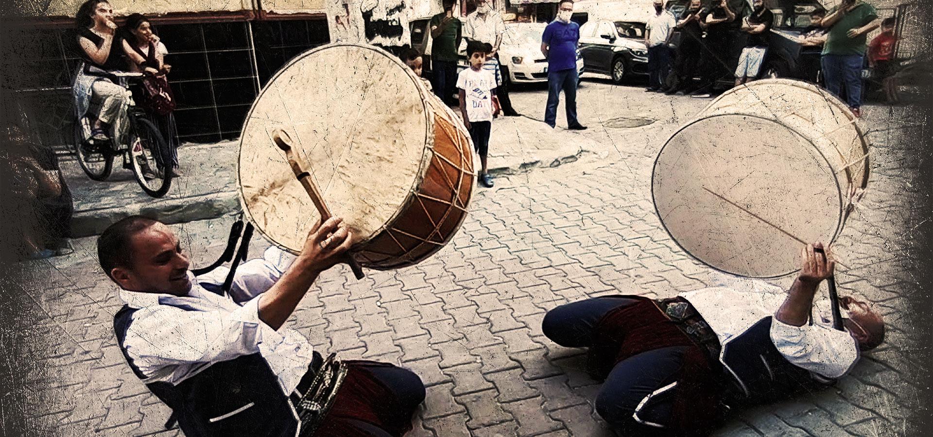 Otobüs Konvoylarına Özel Davul Zurna Eşliğinde Ritimli Yolculuk Başlangıcı