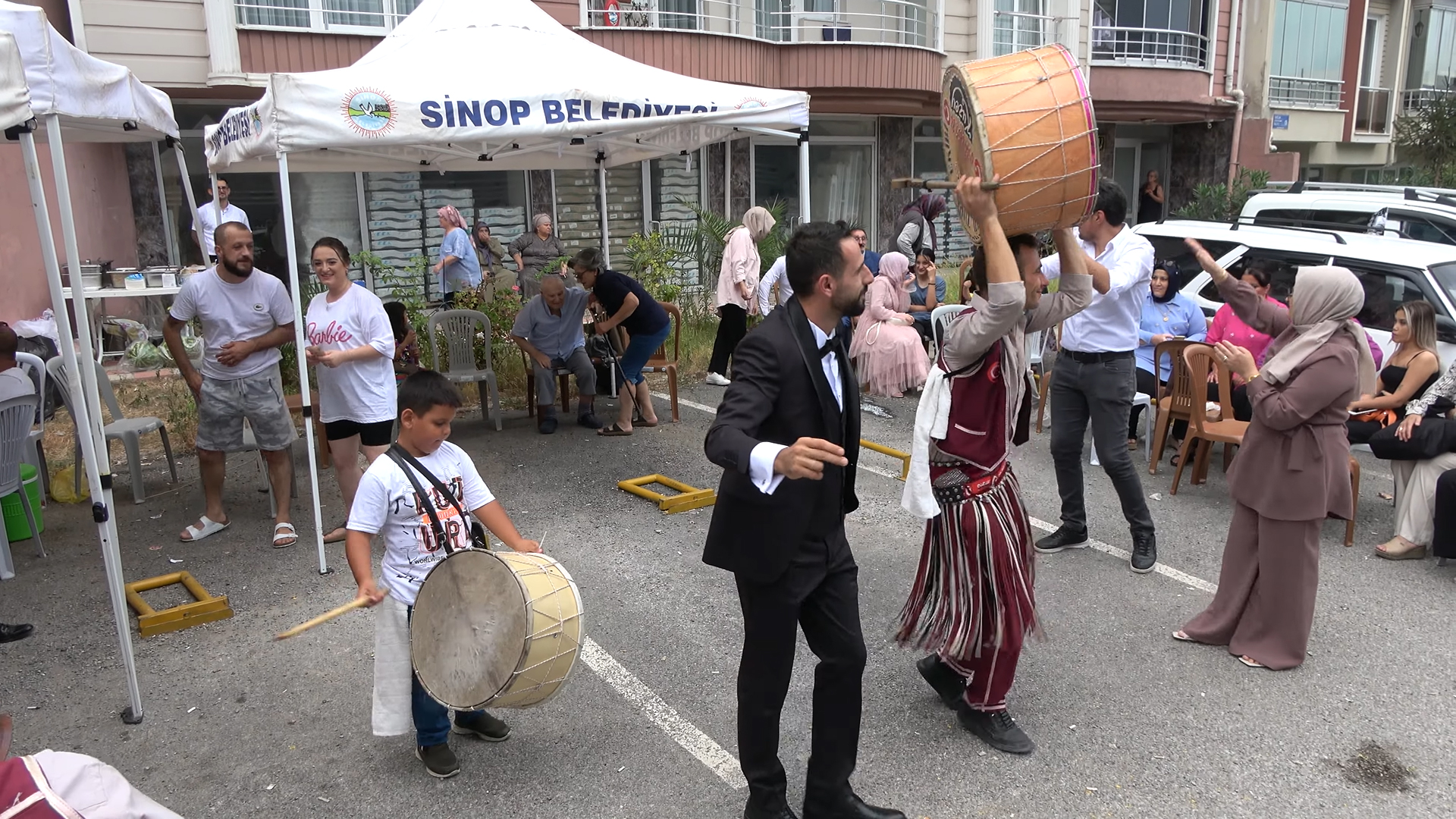 İzmir Düğün Salonlarına Özel Sahne Performanslı Davul Zurna Gösterileri